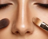 Kako makeupom vizualno suziti nos uz trik koji mijenja proporcije lica