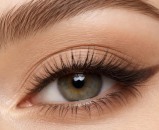 Jedan potez olovkom vizualno podiže kapke i 'otvara' pogled