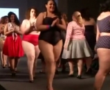 Plus-size žene u kupaćim kostimima: 'One moraju biti dio svijeta mode'