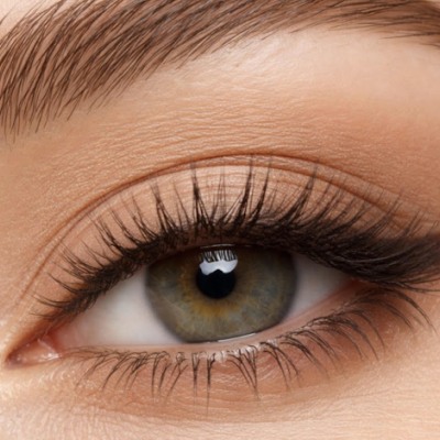 Jedan potez olovkom vizualno podiže kapke i 'otvara' pogled