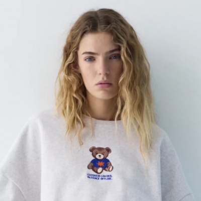 Hlače u ovom stilu obilježit će proljeće 2026. - evo gdje ih kupiti